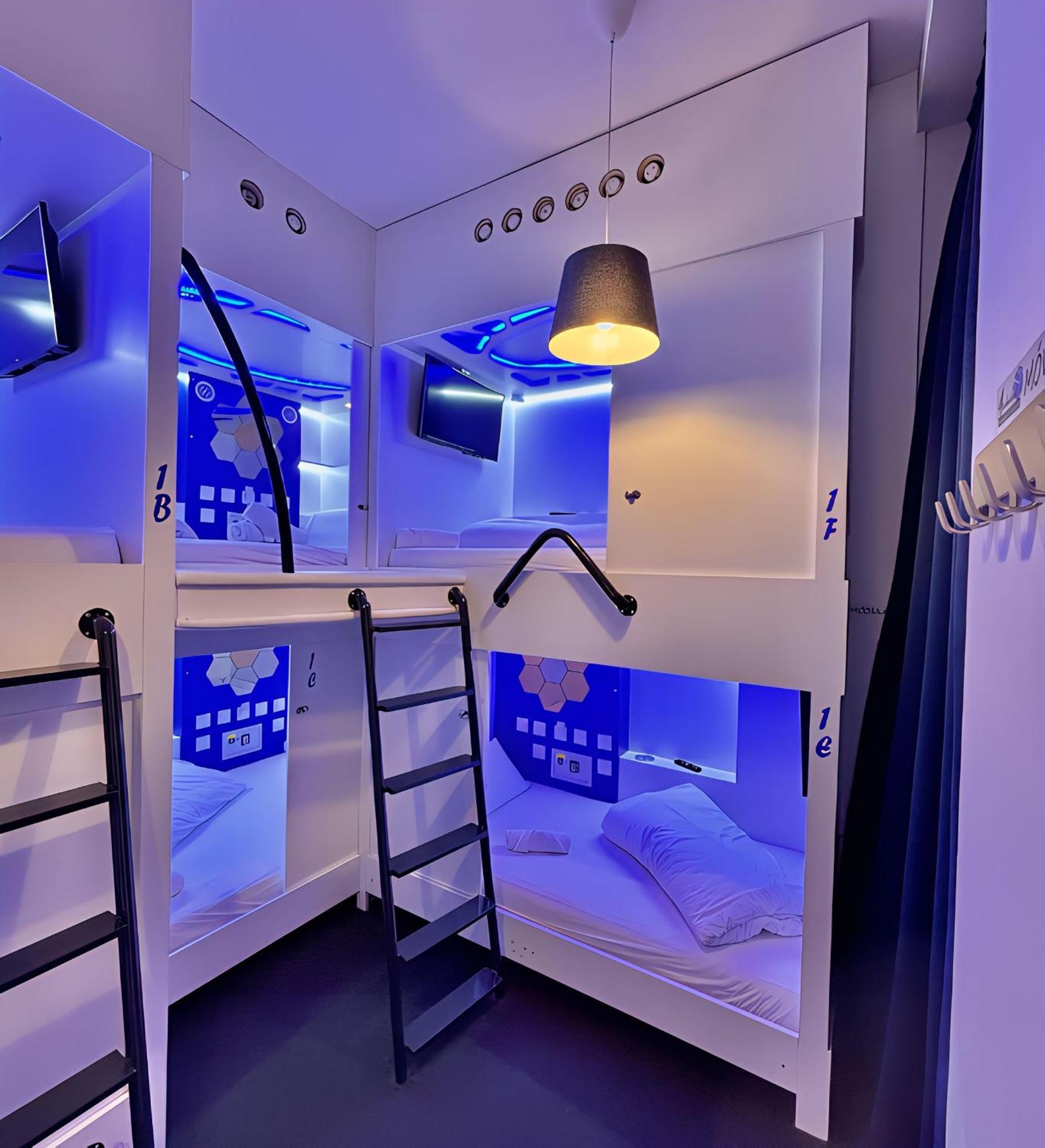 Modular Rooms Мадрид Экстерьер фото